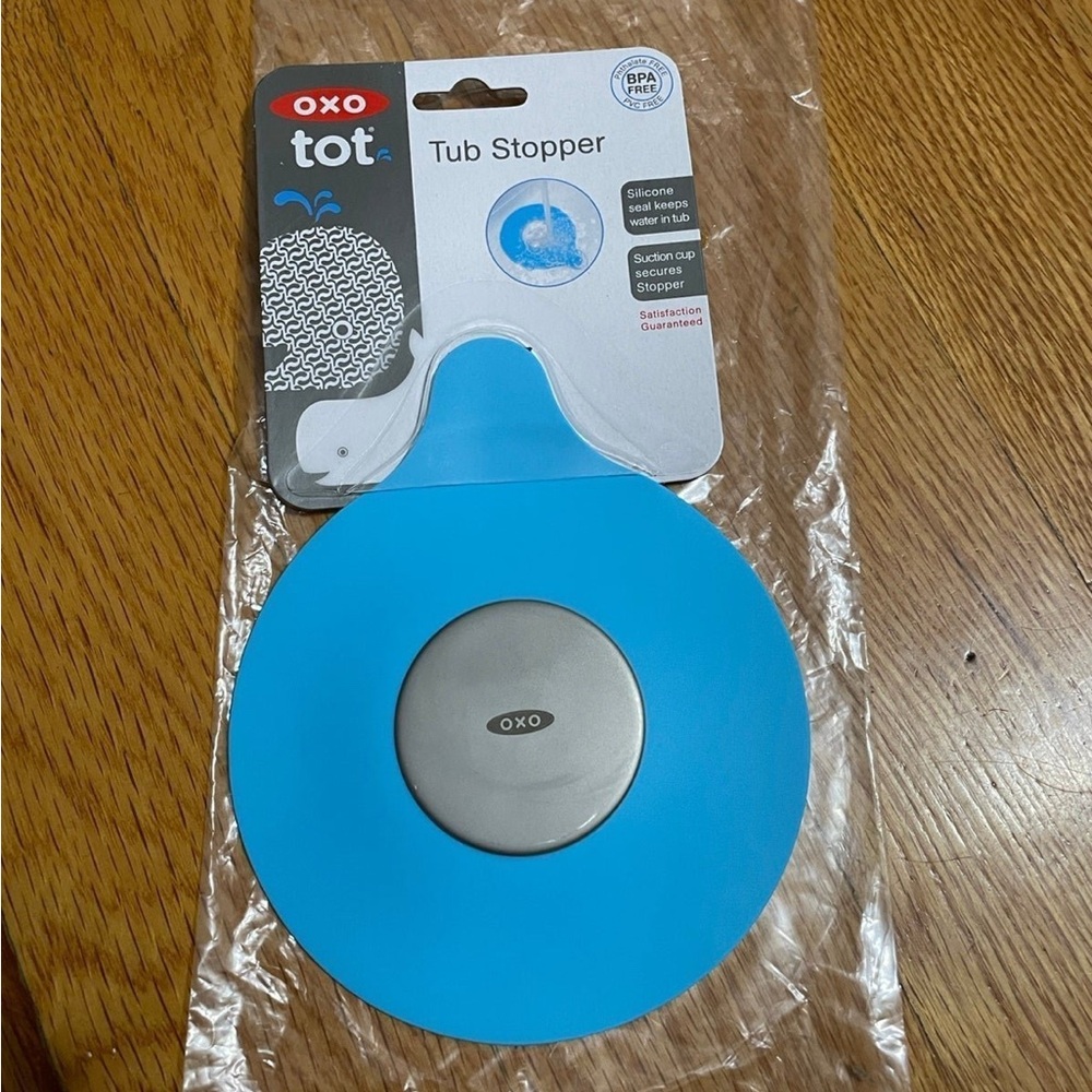 OXO Tot Blue Tub Stopper with Silver Center